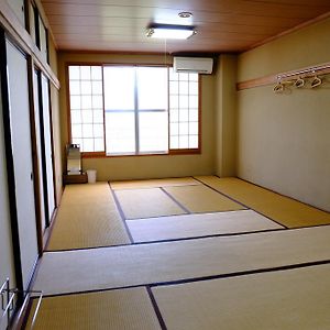 Quarto de estilo japonês para quatro pessoas